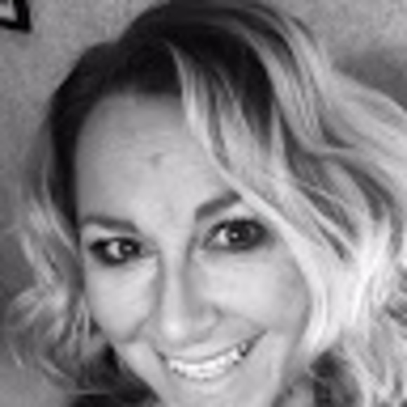 Meet your Posher, Sheila - Picture 1 of 1